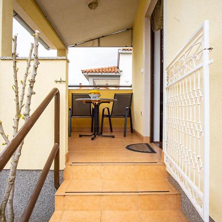 Apartman Luka Fažana Exteriör bild