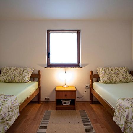 Apartman Luka Fažana Exteriör bild