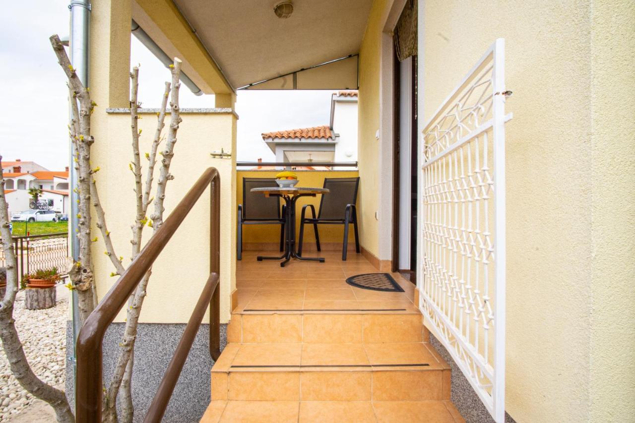 Apartman Luka Fažana Exteriör bild