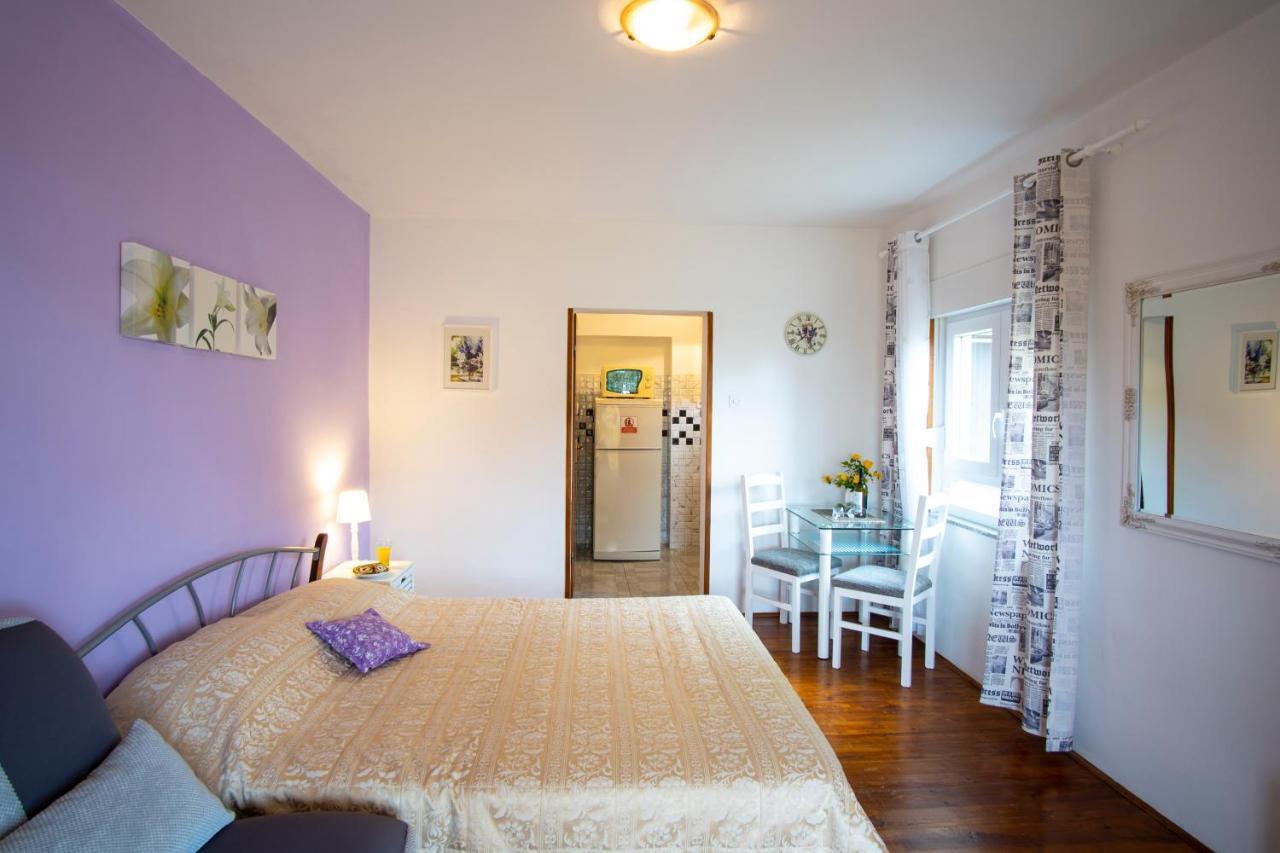 Apartman Luka Fažana Exteriör bild