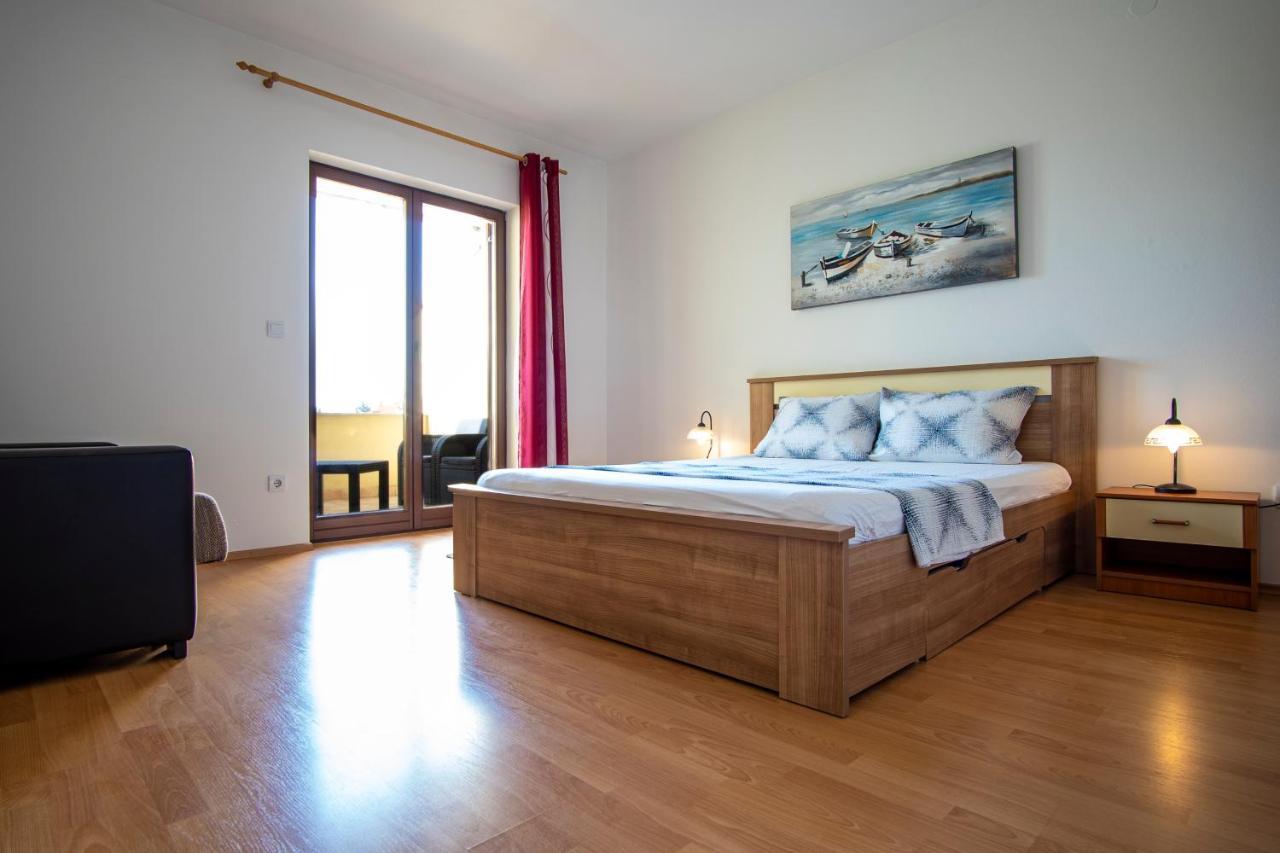 Apartman Luka Fažana Exteriör bild