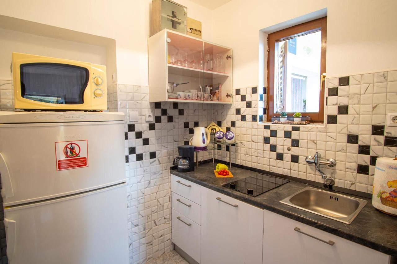 Apartman Luka Fažana Exteriör bild