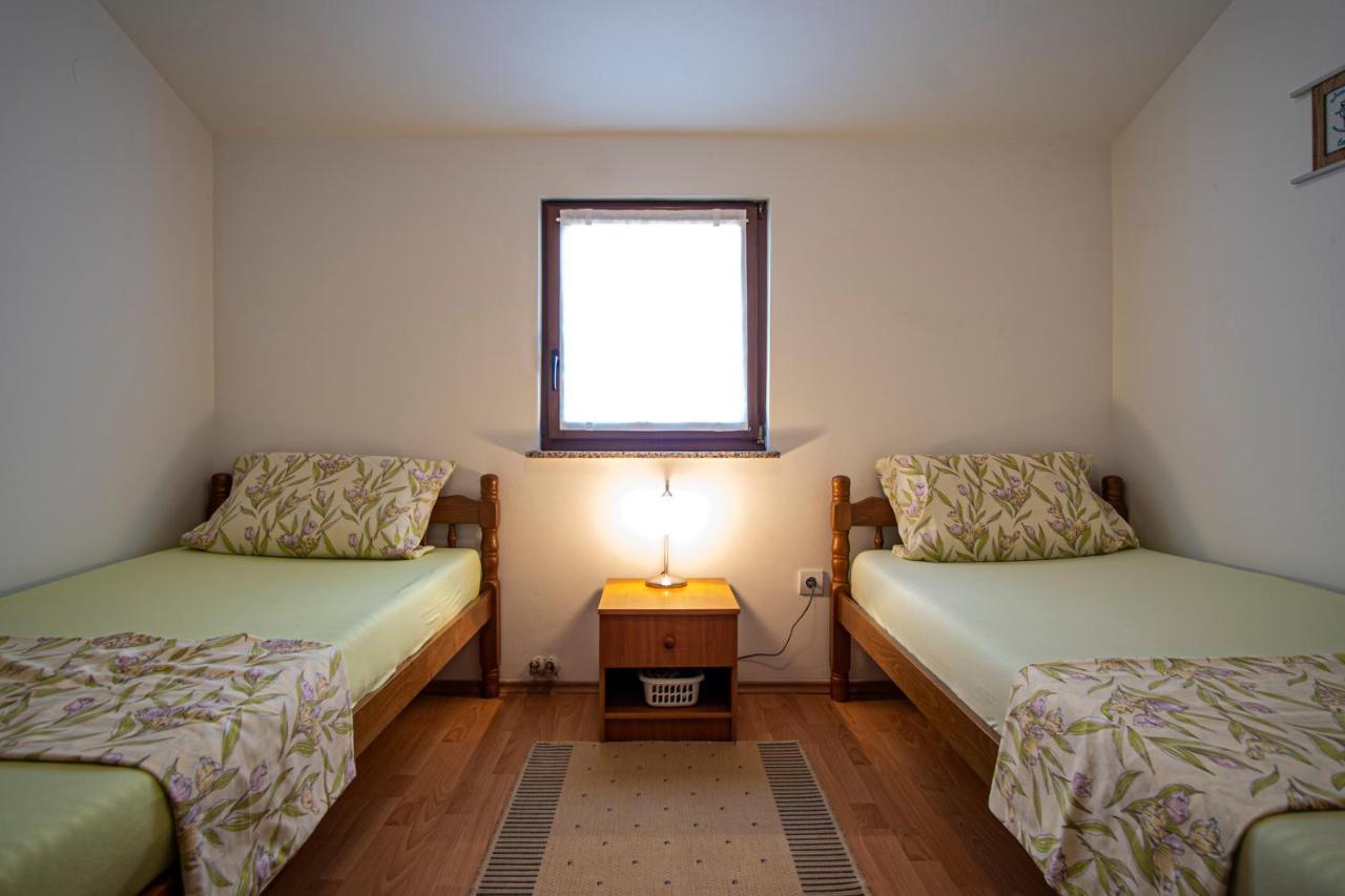 Apartman Luka Fažana Exteriör bild