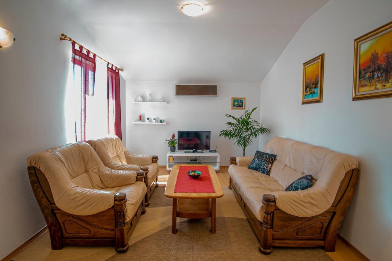 Apartman Luka Fažana Exteriör bild