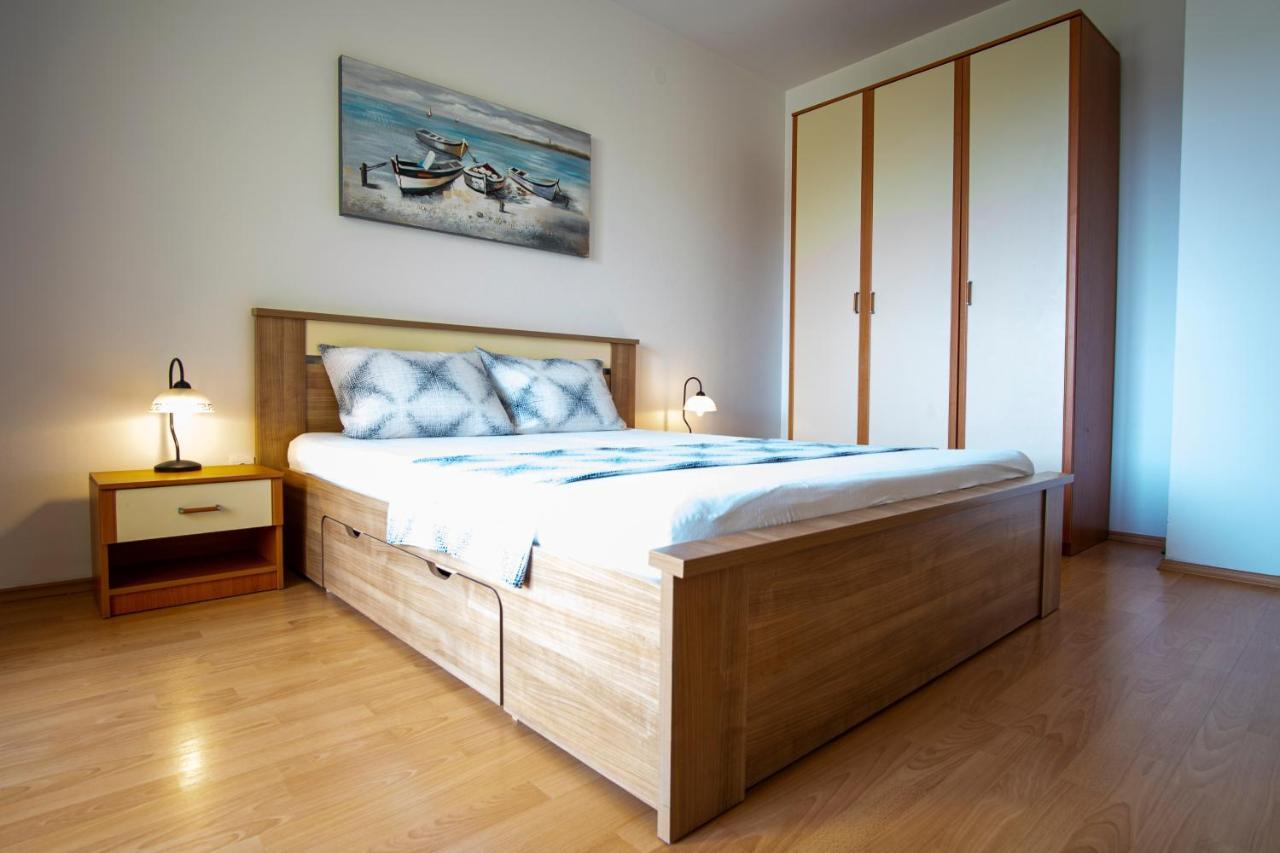 Apartman Luka Fažana Exteriör bild